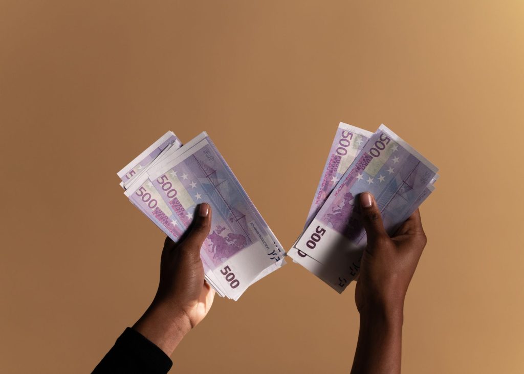 Como juntar dinheiro para alcançar seus objetivos financeiros